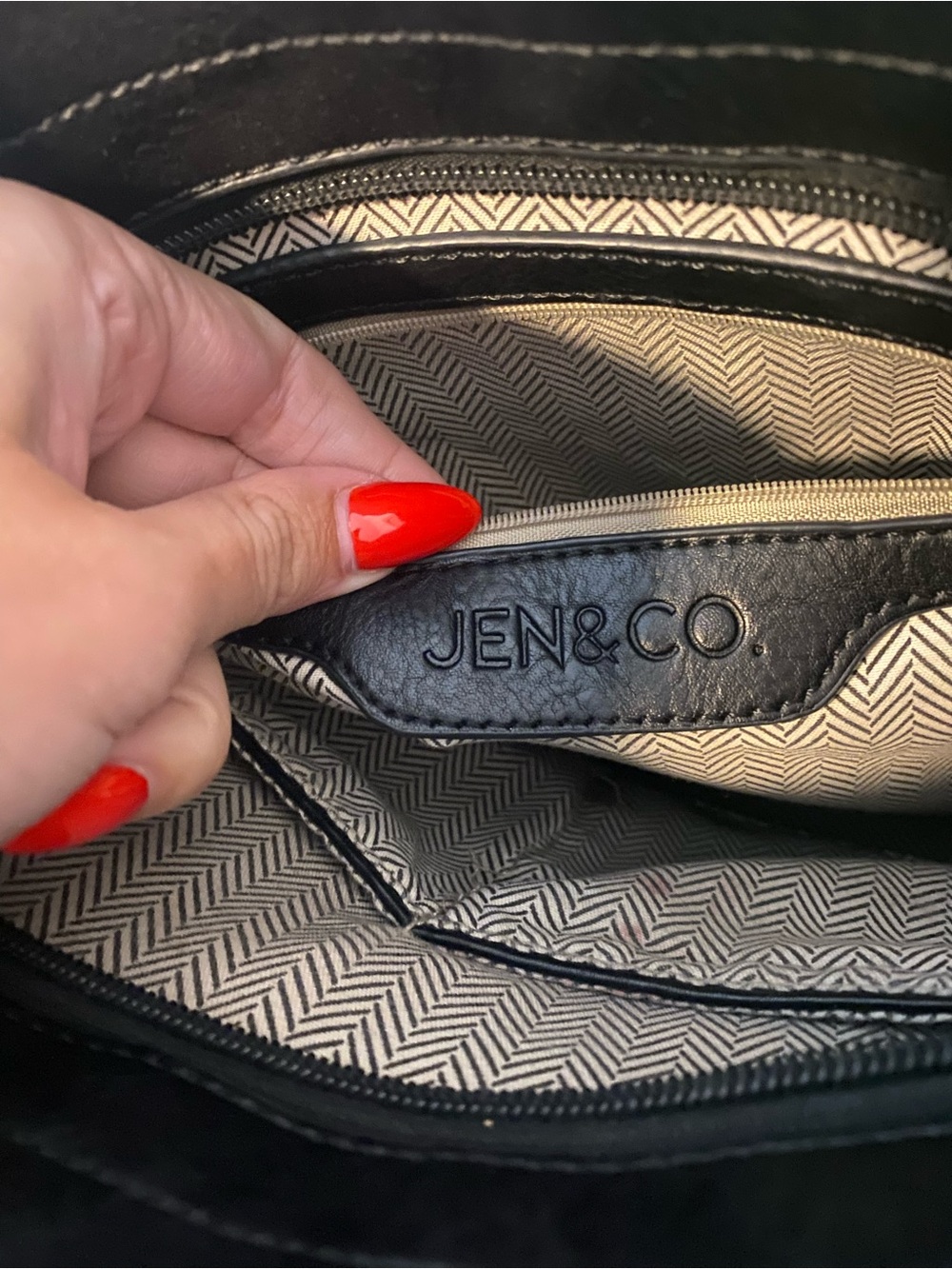 Jen & Co Crossbody Teddy Bag - Picture 5 of 10